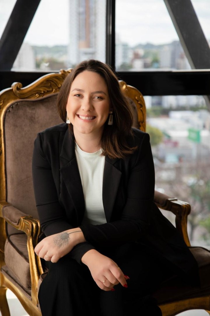 Carol Bauermann — Farmacêutica e especialista em fitoterapia e cosmética natural